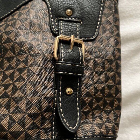 🎉Purse Sale🎉 BOC Born Concept Brown/Tan Adjustable Crossbody Purse - Picture 3 of 7